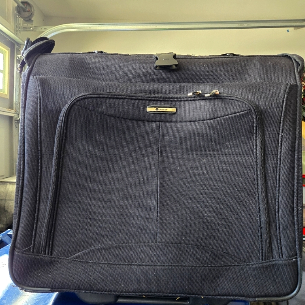 Mens Lsrge Piece Of Luggage/ Black